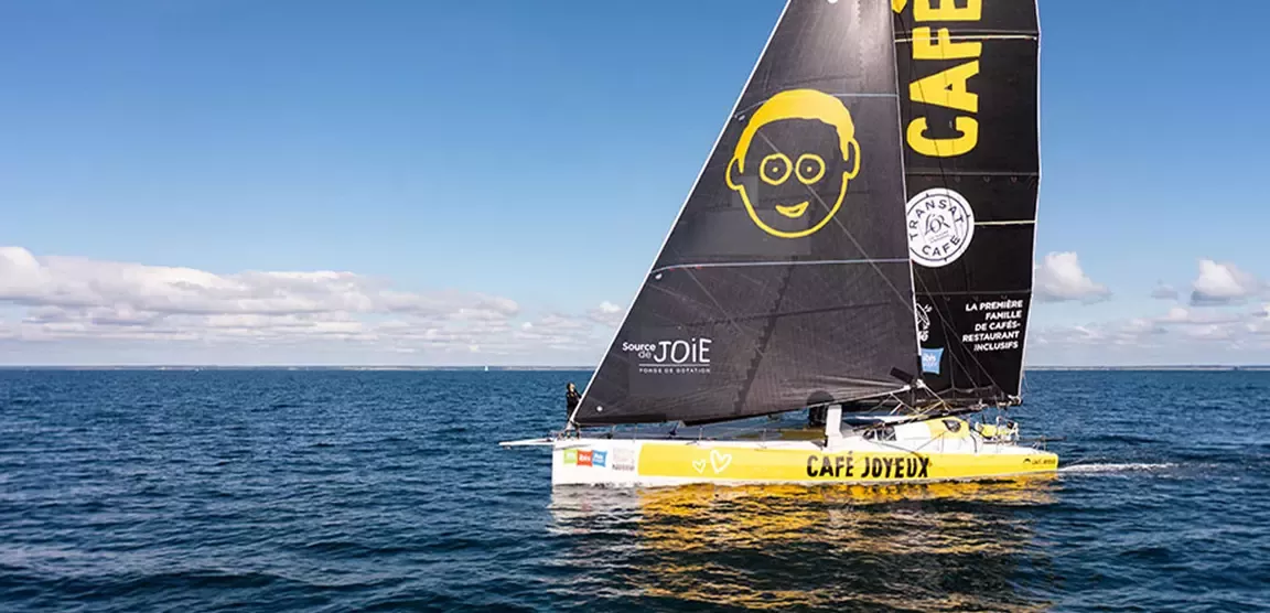Voilier Café Joyeux en mer