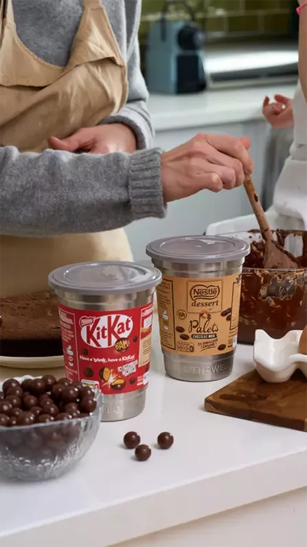 Deux contenants réemployables KitKat® et Nestlé Dessert®