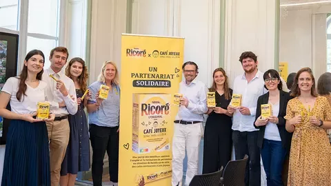 Voilier café joyeux avec Nestlé
