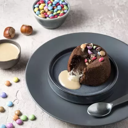 NESTLÉ® Confectionery Cœur coulant au chocolat et SMARTIES® mini