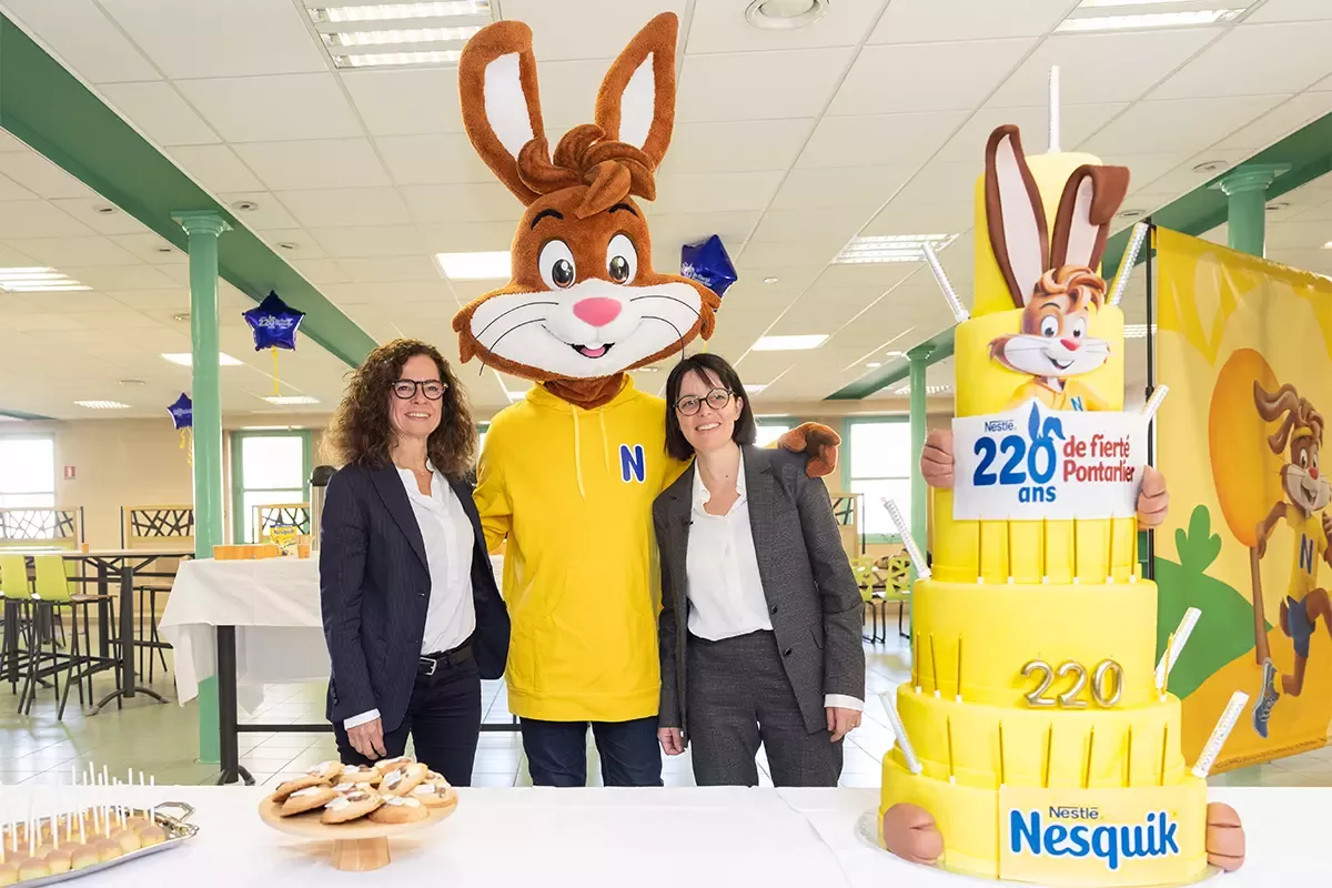 Présidente de Nestlé France au 220 ans de l'usine de Pontarlier en compagnie de la mascotte NESQUIK