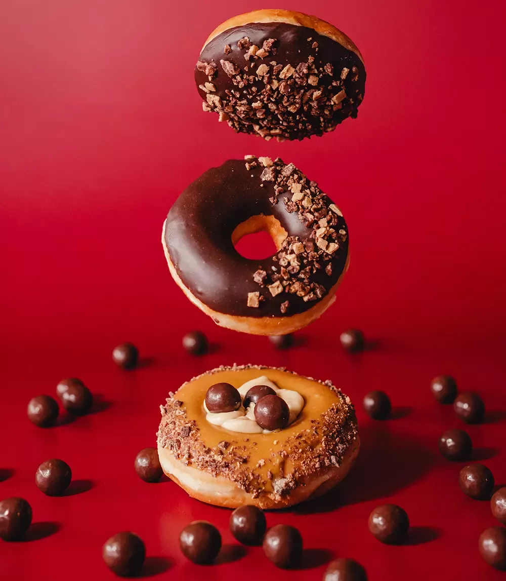 Les trois nouvelles recettes de Krispy Kreme créées avec KitKat